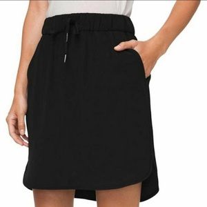 Lululemon On The Fly Skirt Black 10